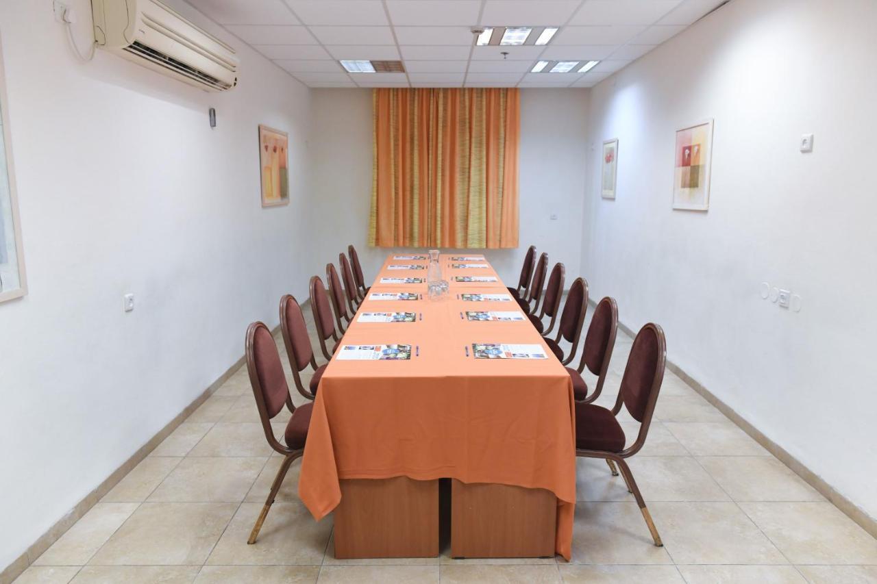 Hi - Karei Deshe Hostel Khirbet Minim Ngoại thất bức ảnh