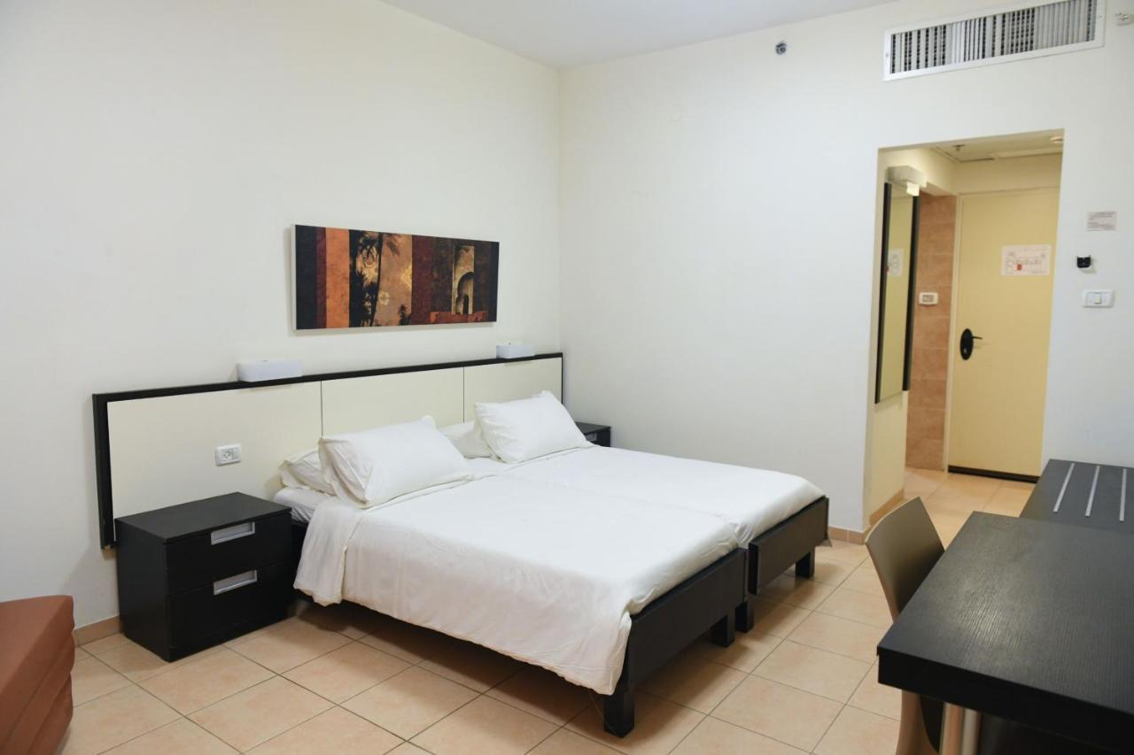Hi - Karei Deshe Hostel Khirbet Minim Ngoại thất bức ảnh